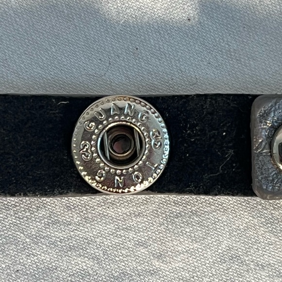 Gaunt Tong Leather and metal with sparkling crystals GUC - Picture 6 of 10